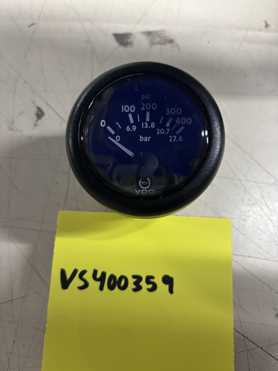 Gauge - Pressure 400 PSI 10-180 VDO
