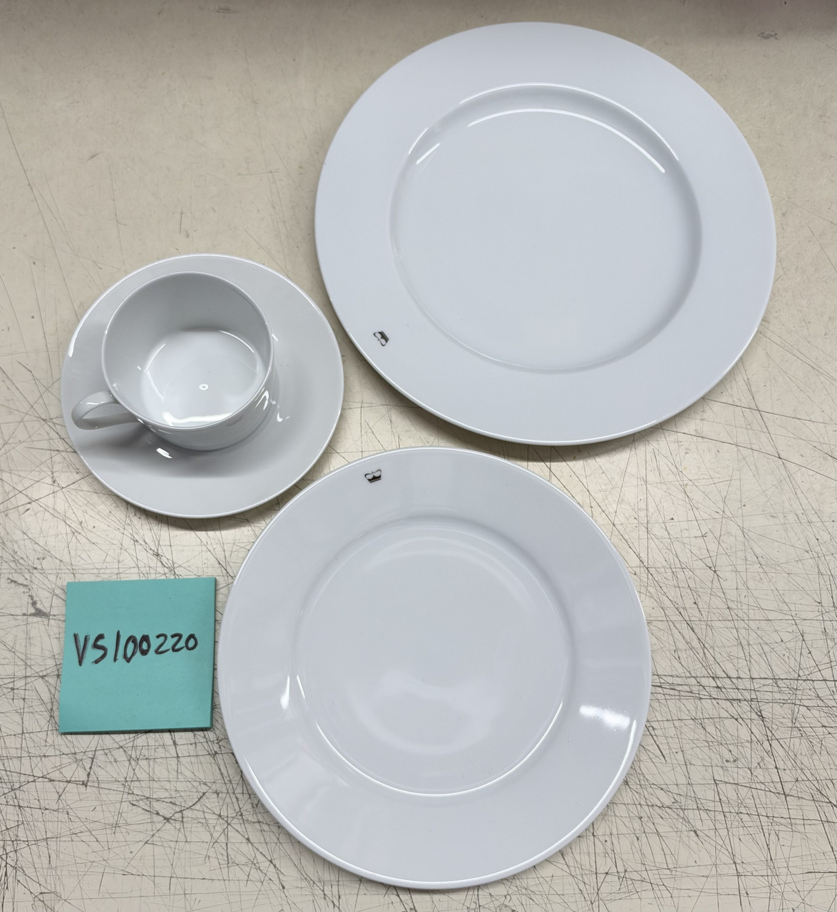 Crockery 1 Place Setting Silver Logo