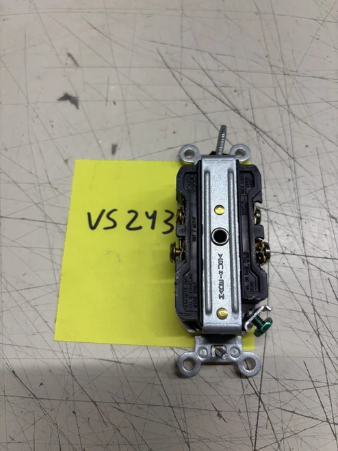 Outlet Duplex  back and side 20A -125v 6-15 white