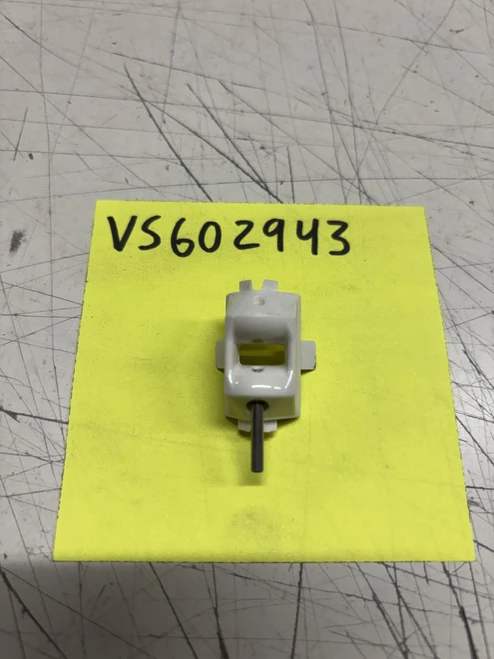 Blind part- mono cord outlet white