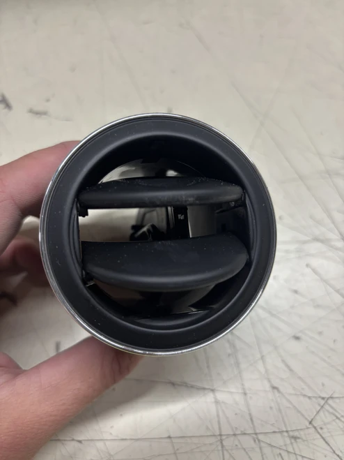 VENT P4 CONSOLE AIR CON