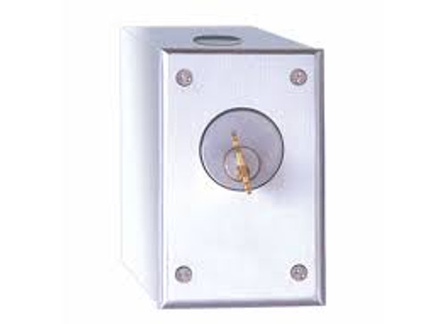 Camden CM-1020 Cast Aluminum Key Switch, Single Gang with Surface Mount Box, SPDT Momentary Camden CM-1020 Cast Aluminum Key Switch, Single Gang with Surface Mount Box, SPDT Momentary