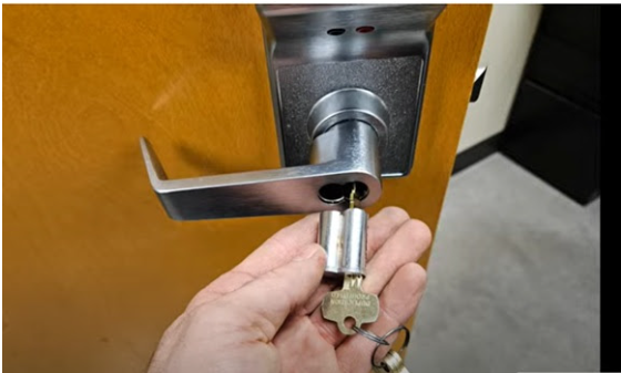 Installing the Alarm Lock DL3200