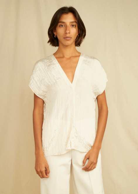 SLEEVELESS V-NECK POPOVER