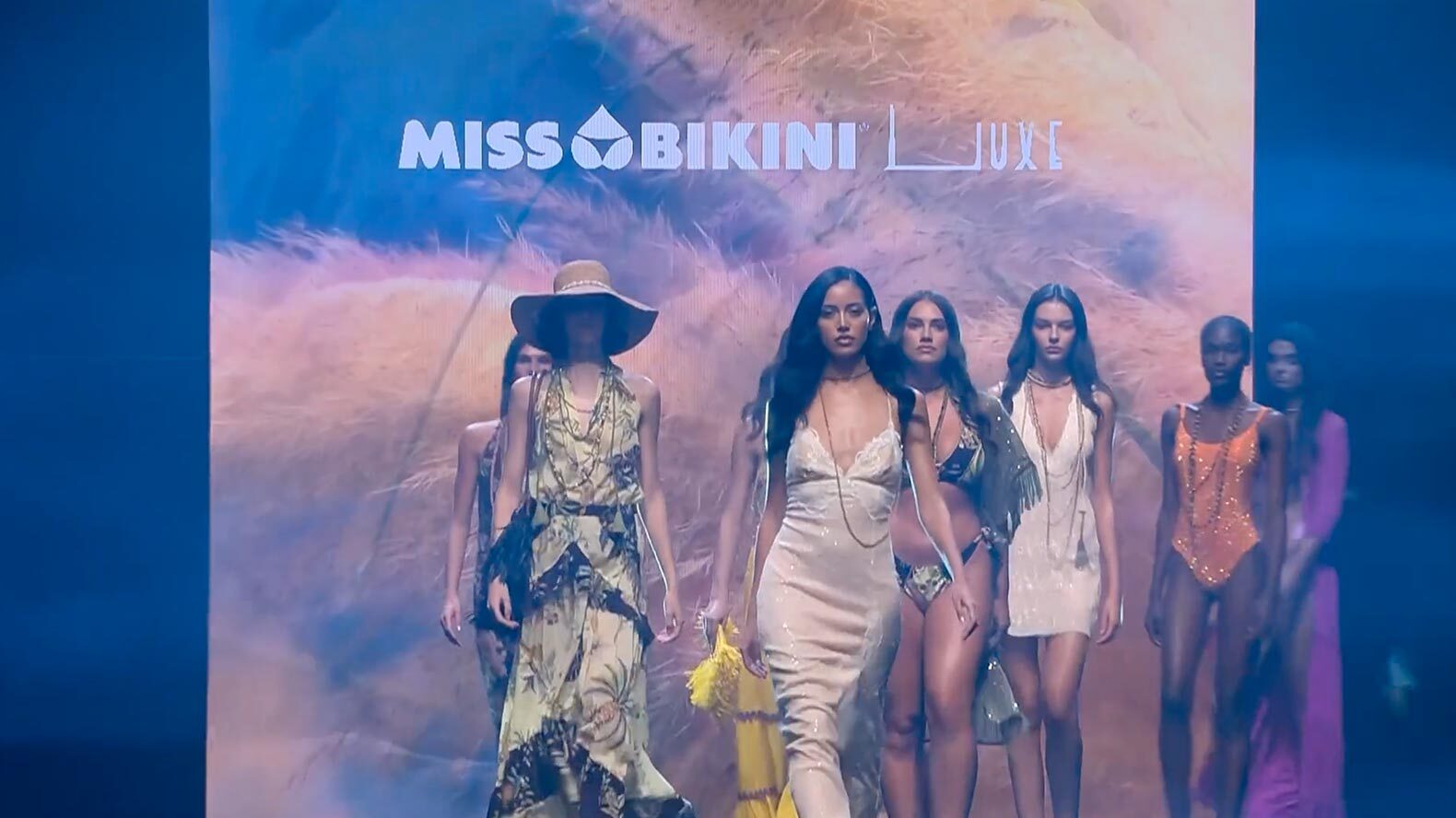 Video sfilata collezione 2026 MissBikini