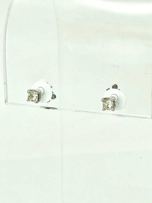 18 Karat White Gold 0.32ctw Princess Cut Diamond Studs