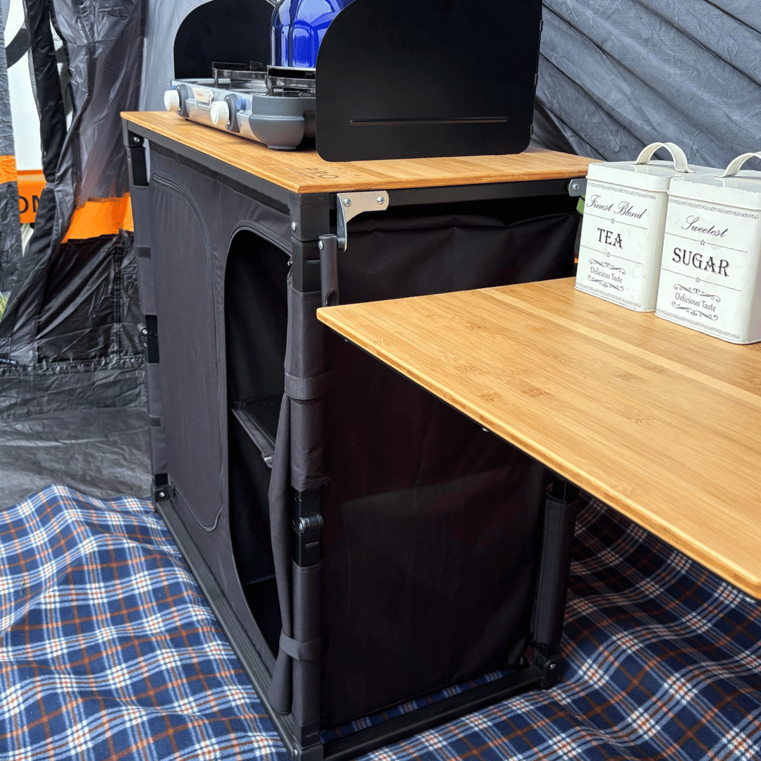 Bambus-Campingkche mit Seitentisch