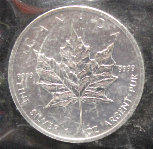 E-TRANSFER ONLY  1oz. 2010 CANADIAN SILVER MAPLE LEAF COIN