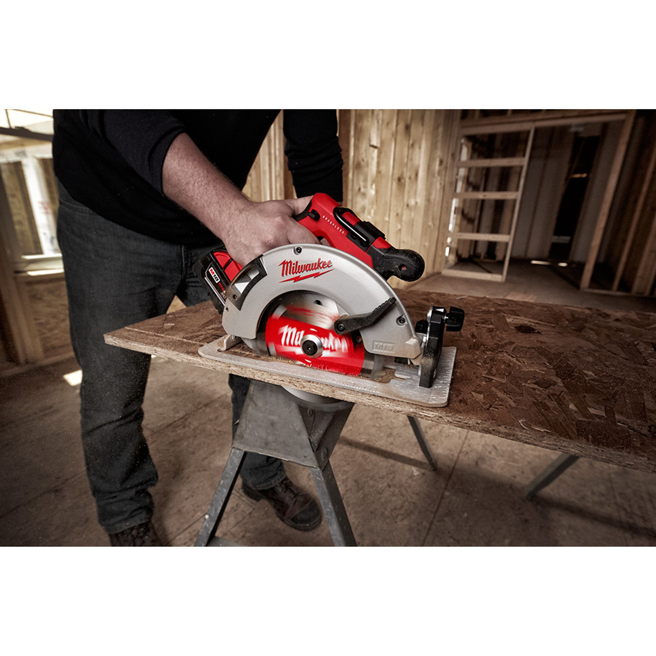 Milwaukee m18 2025 brushless circular saw