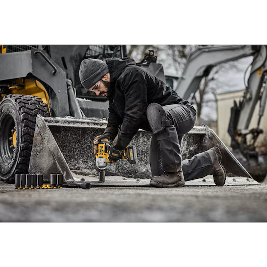 DeWalt DCF964B 20V MAX XR 3/4″ High Torque Impact Wrench – Hog