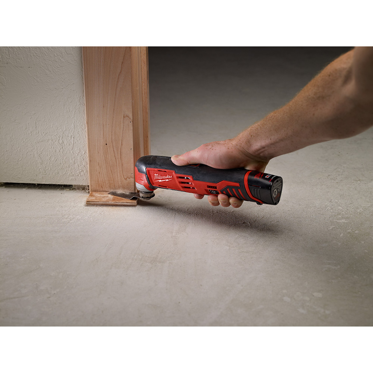 Milwaukee M12 12-Volt Lithium-Ion Cordless Oscillating Multi-Tool