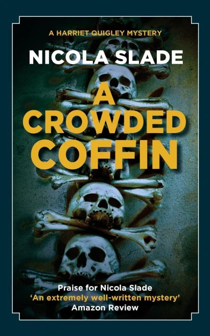 A Crowded Coffin (The Harriet Quigley Mysteries)