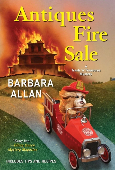 Antiques Fire Sale (A Trash 'N' Treasures Mystery)