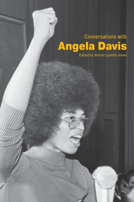 Conversations With Angela Davis (Literary Conversations Series)