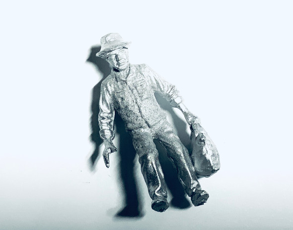 48-1297 Worker Carrying Bag Figure FKA Keil Line O scale