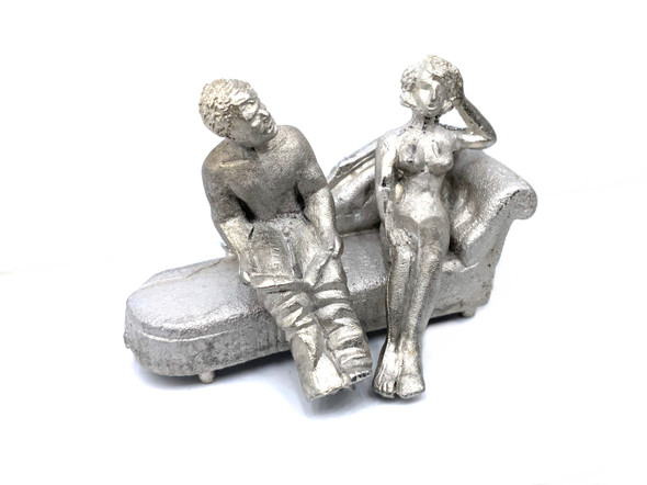 48-1282 Nude woman sitting on chaise lounge with man brothel O Scale Figure FKA Keil Line unpainted