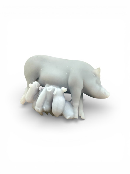 77-1021 Pig sow with piglets very detailed 3D printed O Scale