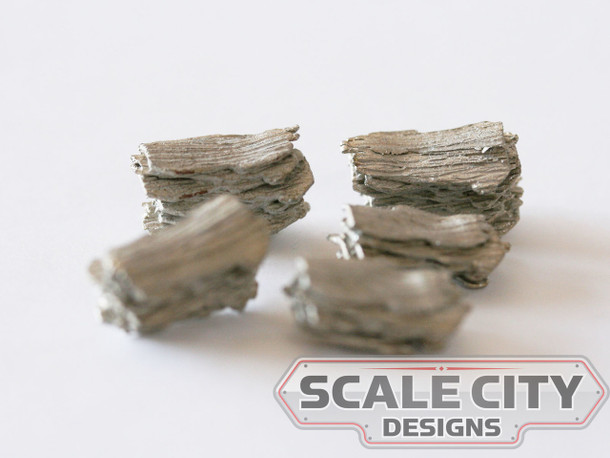 48-690 Small Scrap Metal Piles O scale