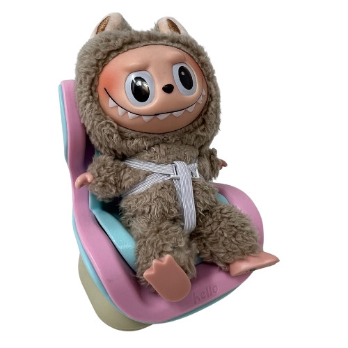 17.5cm Collectable Doll Safely Rides in the Car with the Family – Travel Companion Adventure