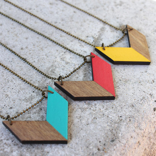 Reversible & Long Chevron Necklace