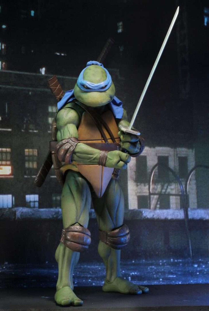  NECA - Teenage Mutant Ninja Turtles (1990 Movie) - 1/4 Scale  Action Figure - Donatello : Toys & Games