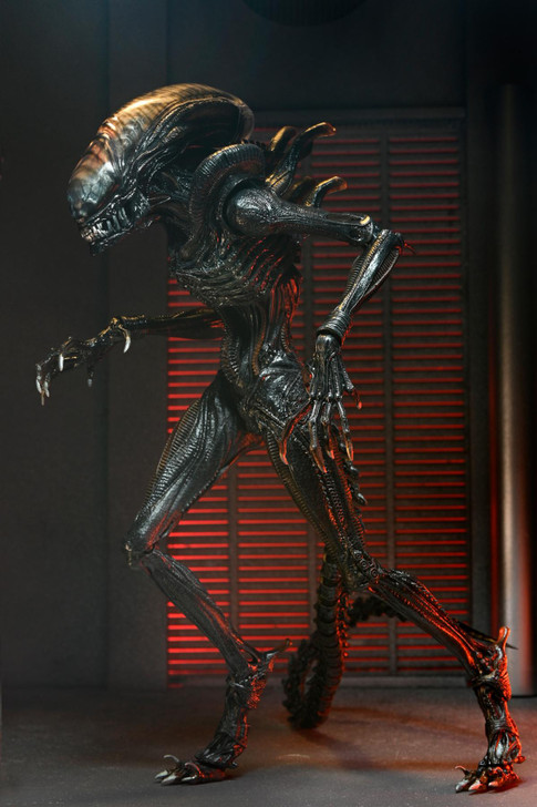 NECA Alien: Romulus - Ultimate Scorched Xenomorph - 7" Scale Figure