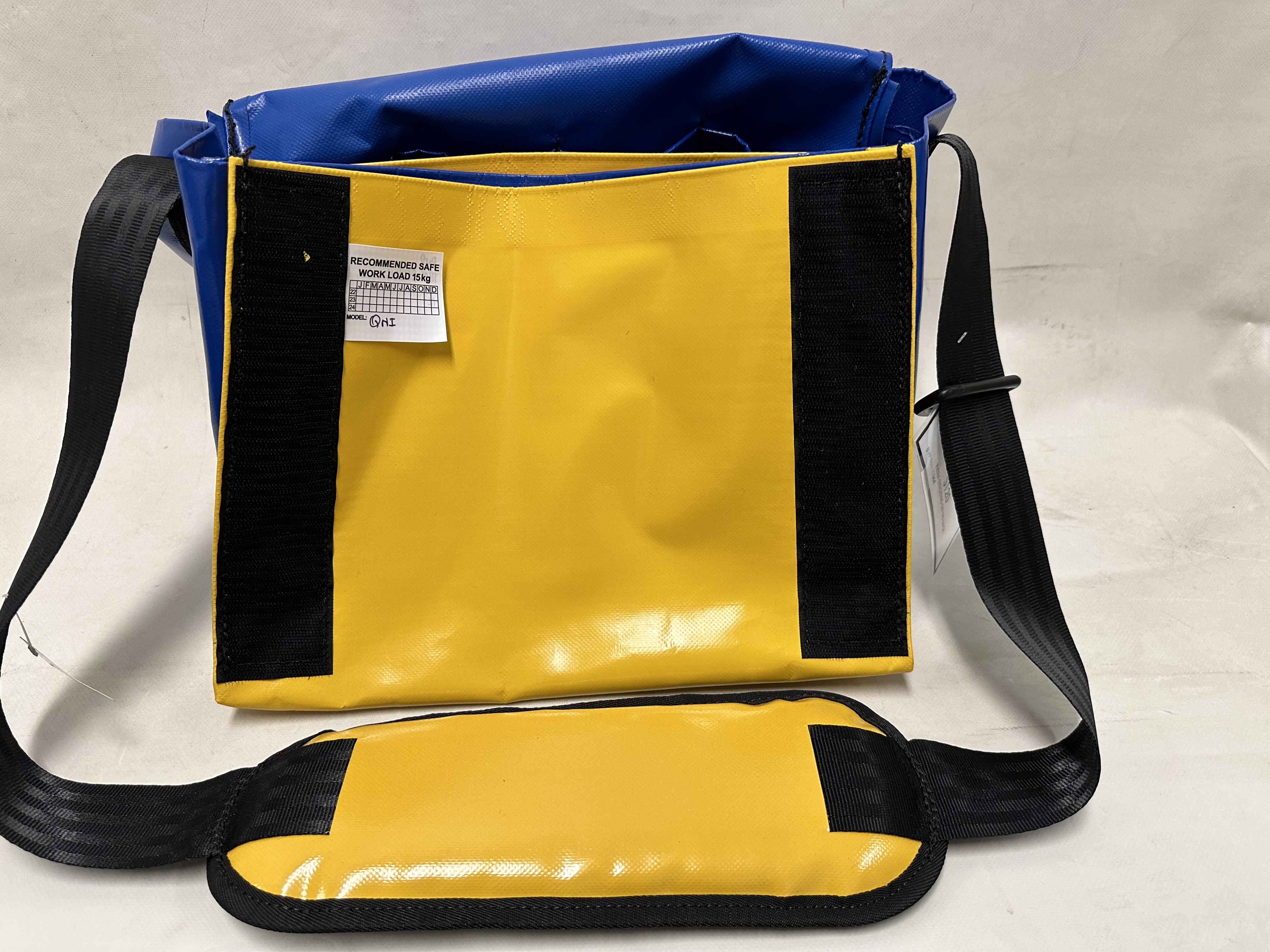 SECONDS - Short Vinyl Toolbag