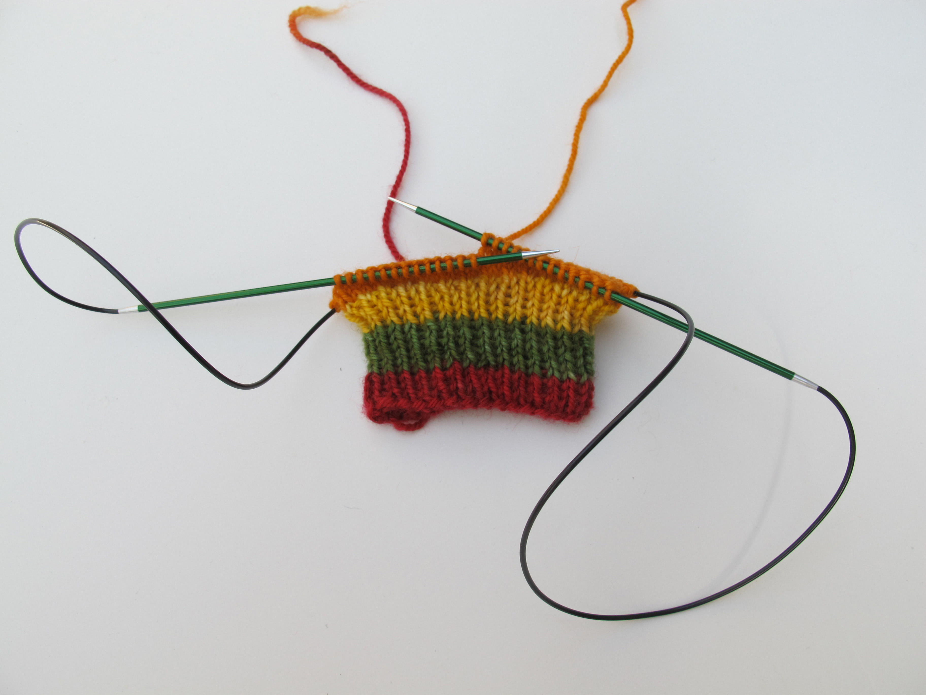 How to Knit Magic Loop with 2 Circular Needles – Cushion of Joy