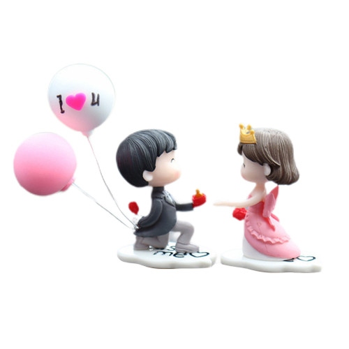 Car Couple Cute Ornaments Resin Couple Doll Car Interior Decoration Couple Figurines with Balloon for Car Dashboard Decoration Gift