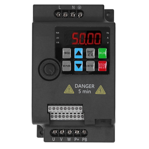 1.5KW Variable Frequency Drive Inverter Frequency Converter Single AC220V Input 3 Phase AC0‑ Output
