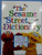 The Sesame Street Dictionary (Sesame Street): Over 1,300 Words and Their Meanings Inside!