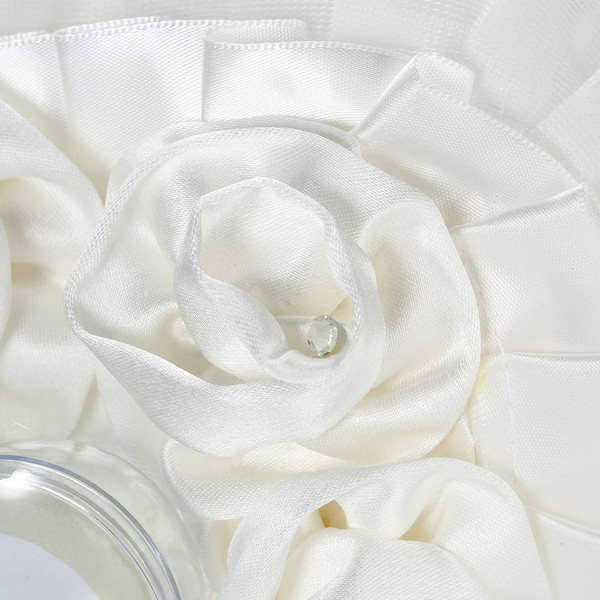 7 * 7 inches White Heart Ring Bearer Pillow and Satin Flower Girl Basket Wedding Decoration Supplies Set