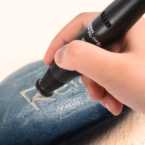 Portable Precision Electric Engraving Pen Engraver DIY Carve Graver Machine Tools Battery Powered with Strong Diamond Tip Bit for Jewellery Metal Plastic Glass Ceramic Stone Engraving Educational Accessory