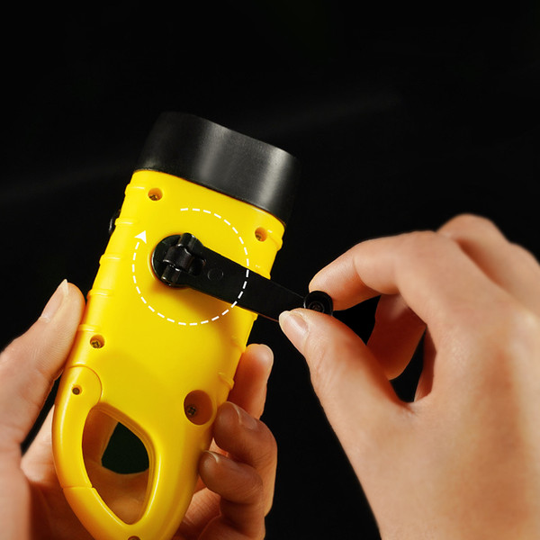 Hand Crank Photovoltaic Rechargeable Flashlight LED Emergency Dynamo Torch Flashlight with Clip for Camping Outdoor Climbing Backpack Hiking