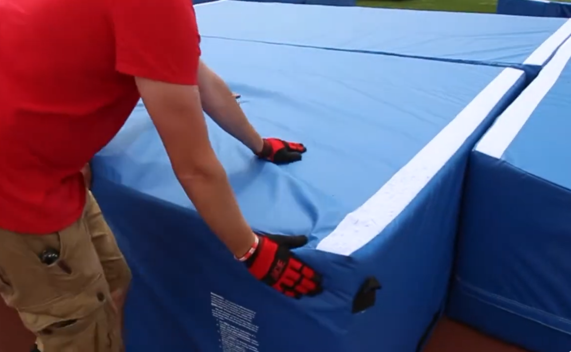 How To... Assemble A GILL Pole Vault Pit