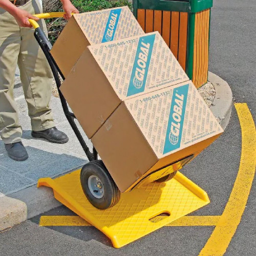 Global Industrial™ Hand Truck Curb Ramp 1000 LB Yellow Plastic 1/Each