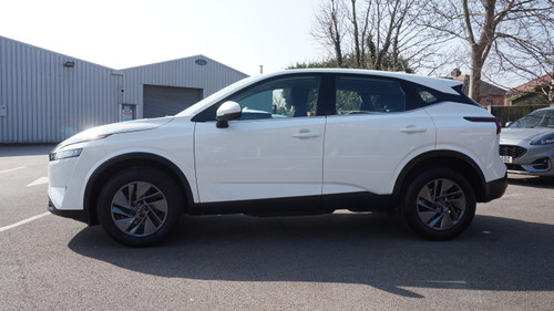 Nissan Qashqai 1.3 DIG-T MHEV Acenta Premium XTRON