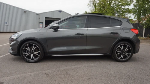 Ford Focus 1.0T EcoBoost Active X Vignale