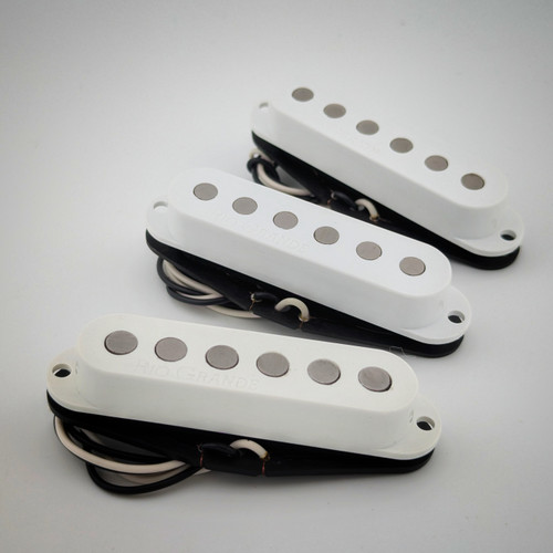 Big Top Strat Set with White covers