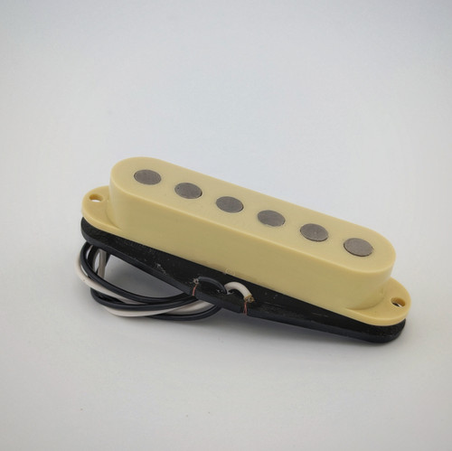 Muy Grande Strat with Aged White cover and Standard PVC Wire