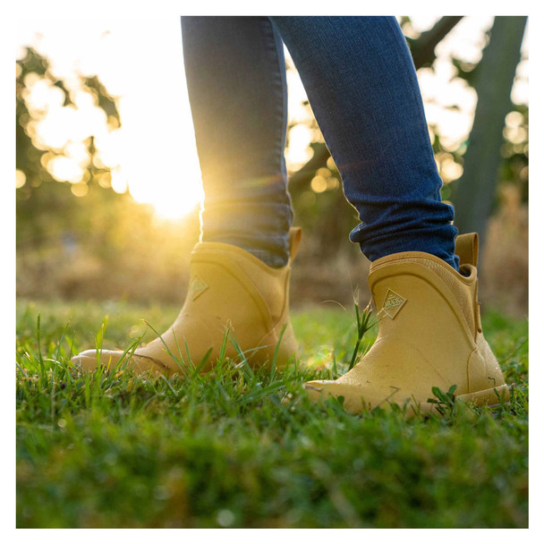 product variation MUCK BOOT COMPANY Women's Originals Yellow Ankle Boots (OAW8DOT) image