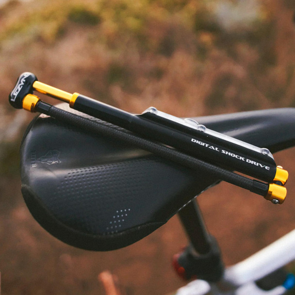 product variation LEZYNE Digital Shock Drive Black/Gold Bike Pump (1-MP-DSHKDR-V104) image