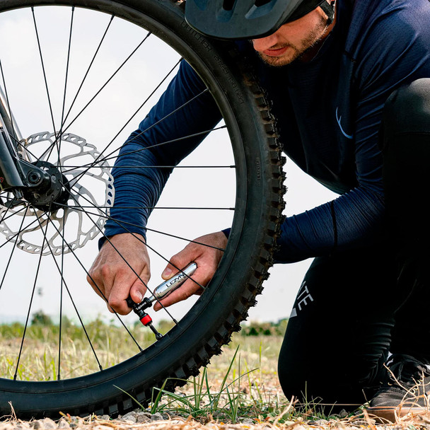 product variation LEZYNE Clik Drive Co2 Black Bike Pump With 20g Cartridge (1-C2-CLKDR-V104) image