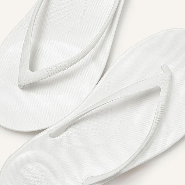 product variation Open Box (Damaged package): FITFLOP Iqushion Ergonomic Flip-Flops, Color: Urban White, Size: 8.5 (E54-194-065) image