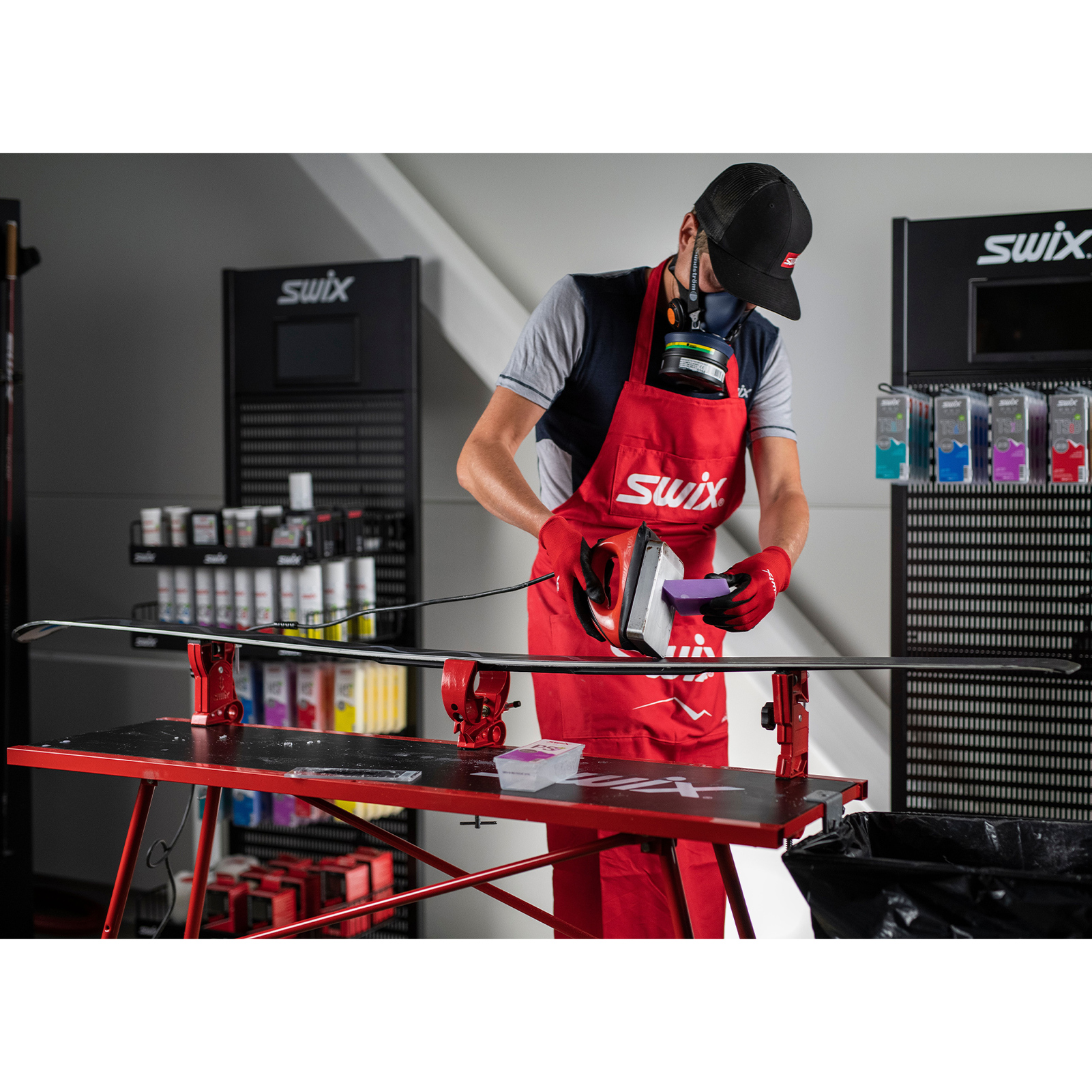 SWIX WORLD CUP SKI VISE  スウィックス　バイス台 Swix World Cup Ski Vise (T0149-50)