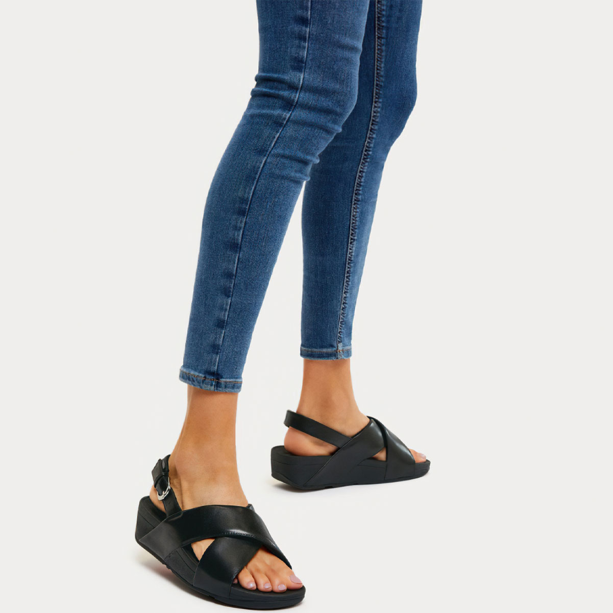 サンダル・ミュール FitFlop Lulu Cross Back Strap Women's Sandals Black K03-001 FITFLOP Lulu Cross Back-Strap Sandals - Leather K03-001