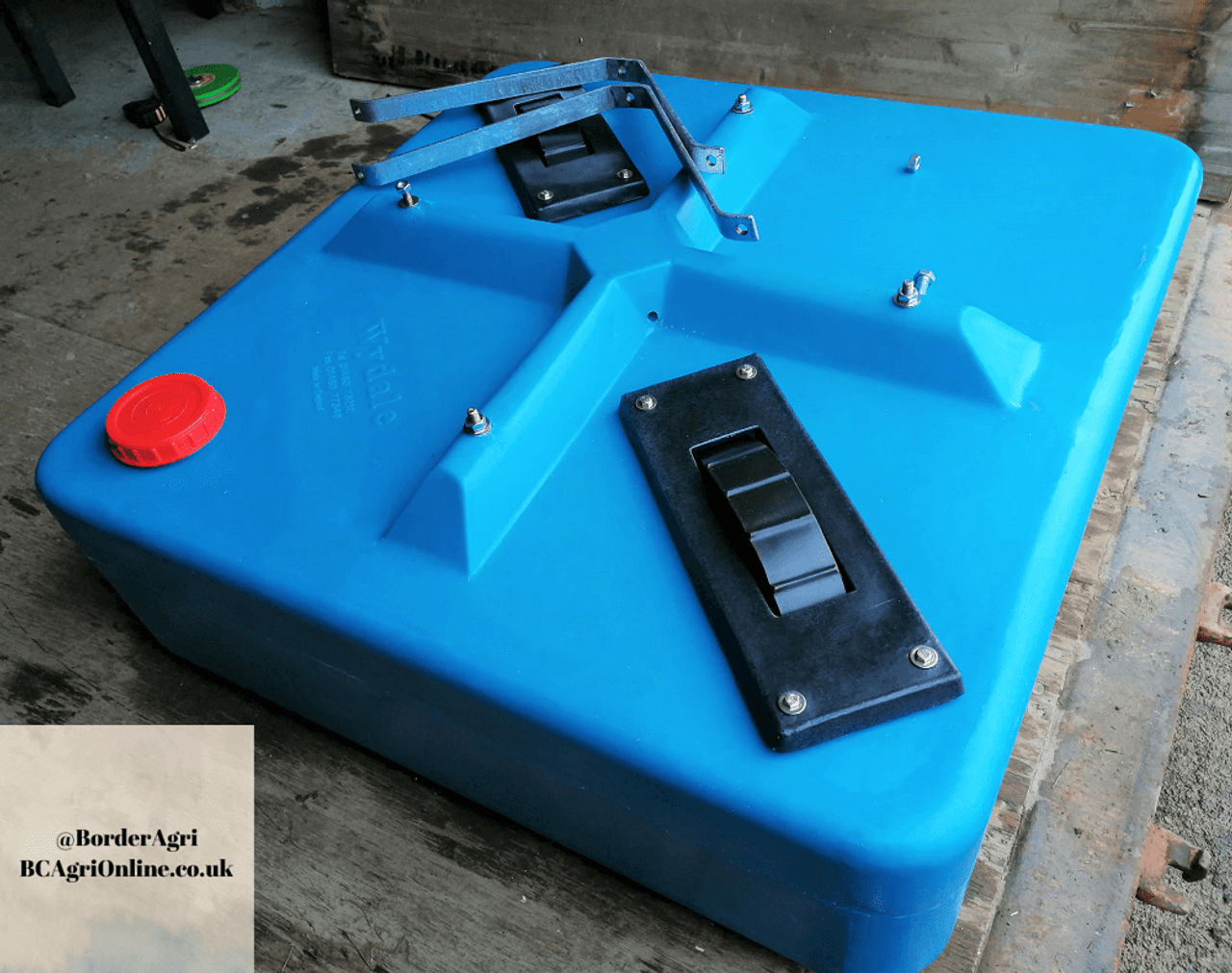 250 Litre 2 Wheel Lick Feeder