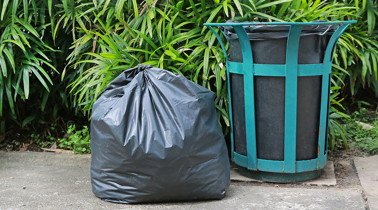 Commercial trash bags Commercial trash bags and can liners for facility waste management