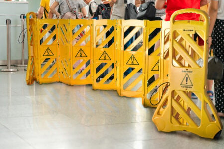 13 Foot Expandable Mobile Safety Barricade Fence - ALP499-BAR