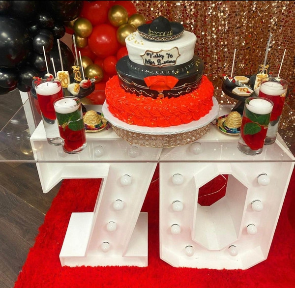 70 cake table
